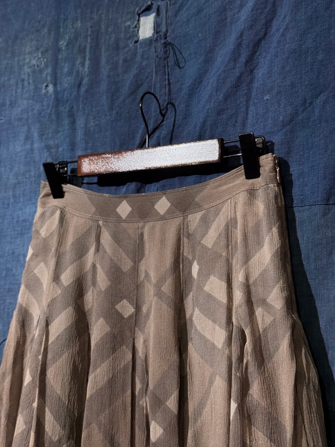 26inch) BURBERRY Shadow Check Silk Skirt 상품이미지3
