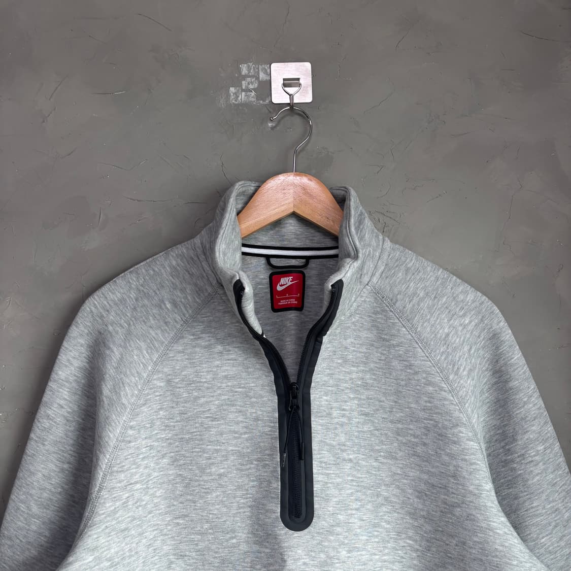 나이키 테크팩 맨투맨 그레이 상품이미지2