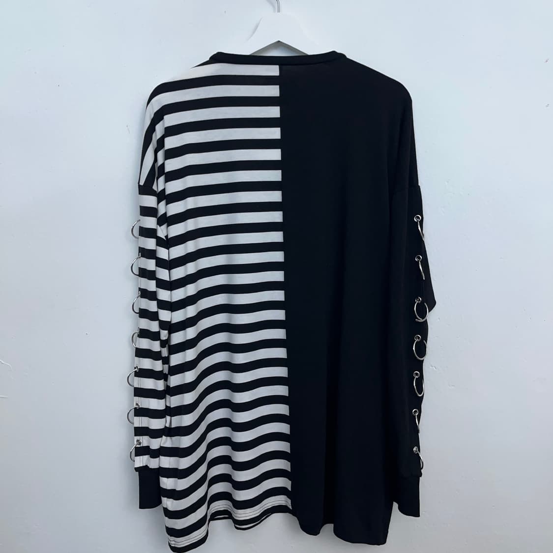 LISTEN FLAVOR Half stripe Long Sleeve T 상품이미지4