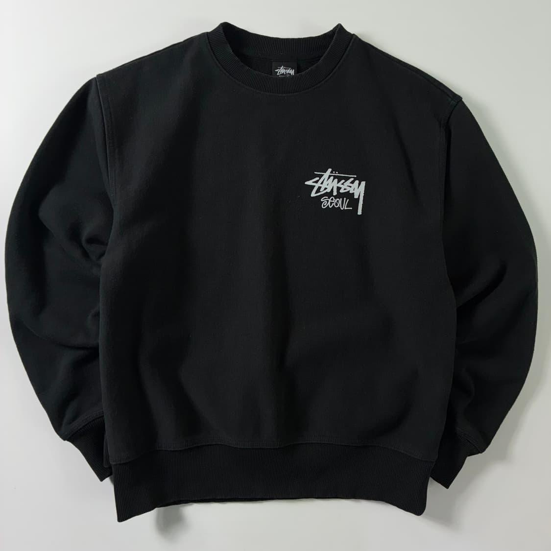Stussy 스투시 서울 블랙 맨투맨 상품이미지2