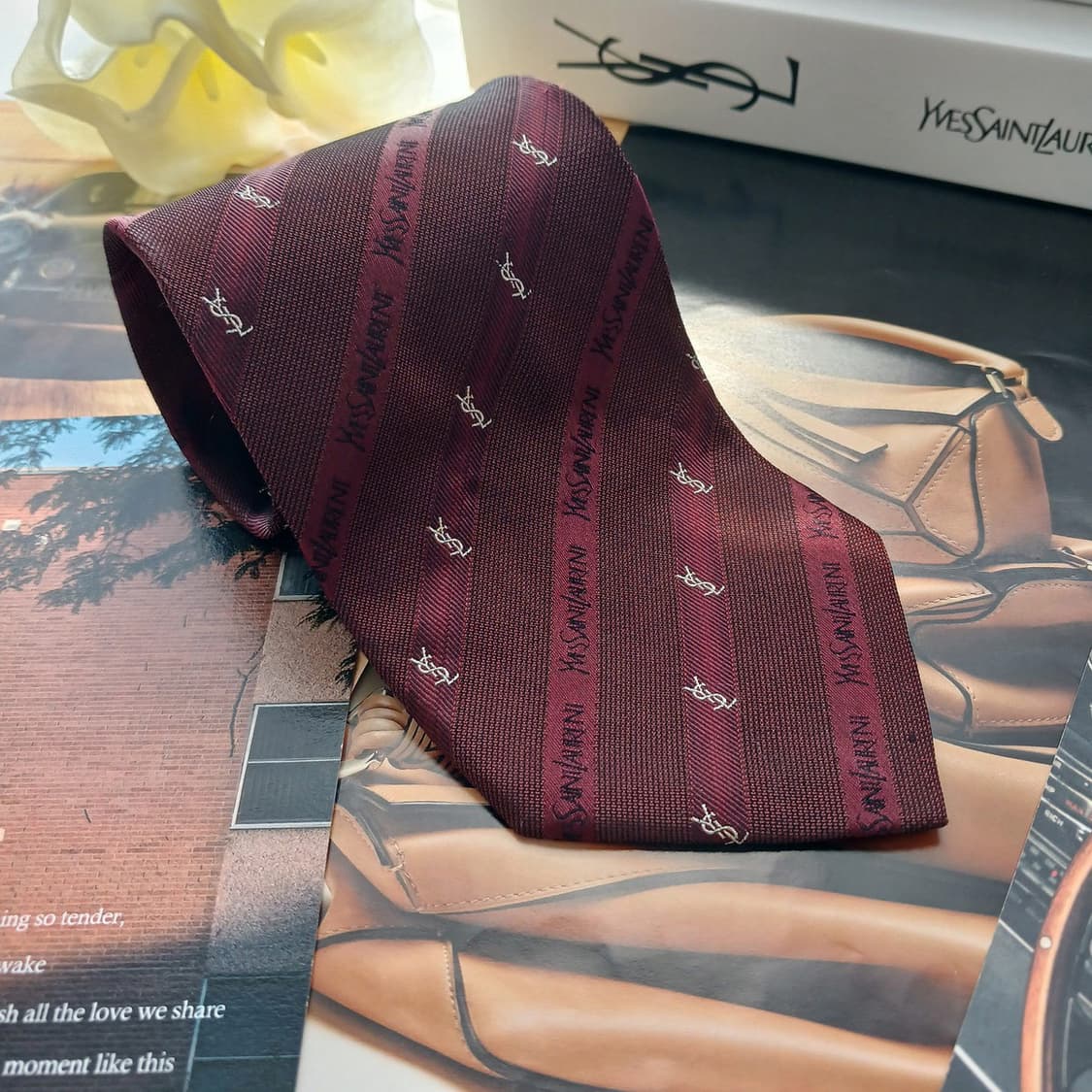 입생로랑 실크 스트라이프 로고 넥타이 9.8cm B등급 A18788
 상품이미지2