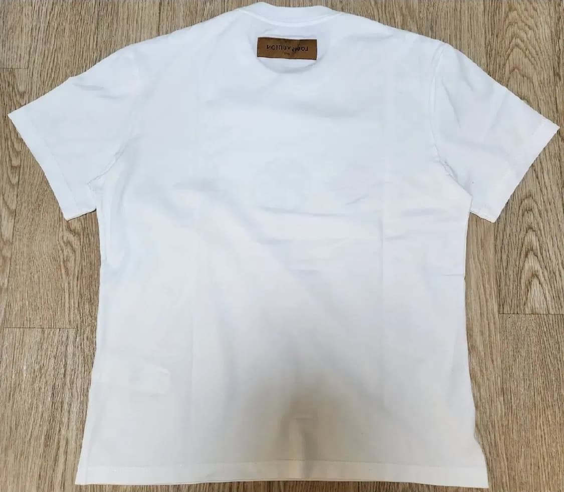 [정품] 루이비통 플라워 멀티 반팔티셔츠 M (남여공용) 새상품급 한정판 상품이미지3