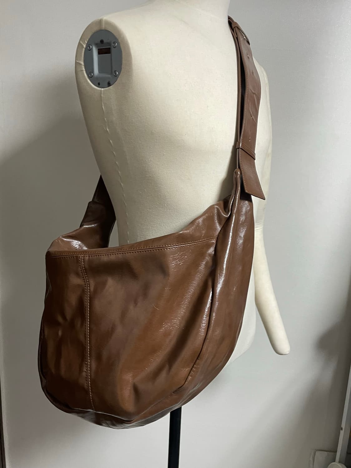 밈더워드로브 크로스백 상품이미지1