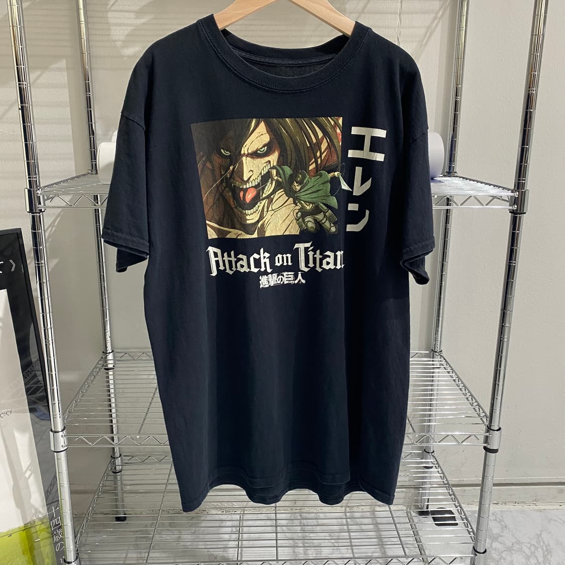 진격의거인 오피셜 애니메이션 티셔츠 상품이미지1