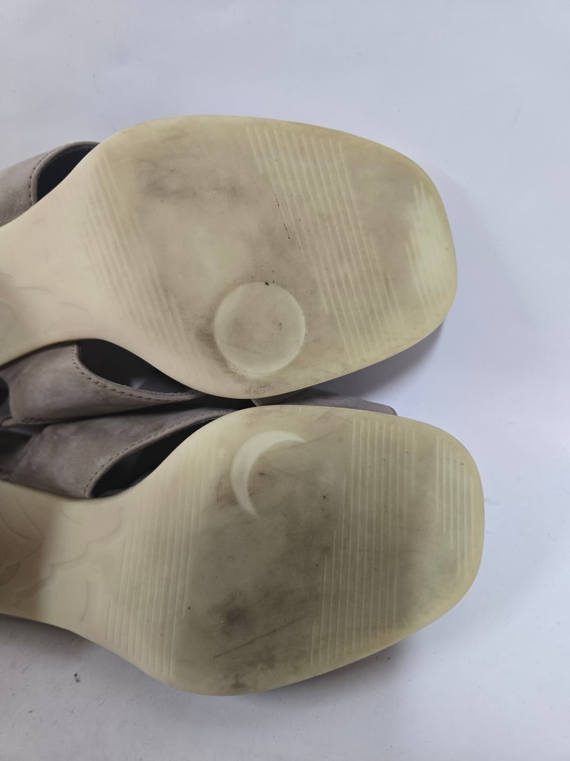  37거의새제품)스웨이드 스트랩 샌들 37 상품이미지6