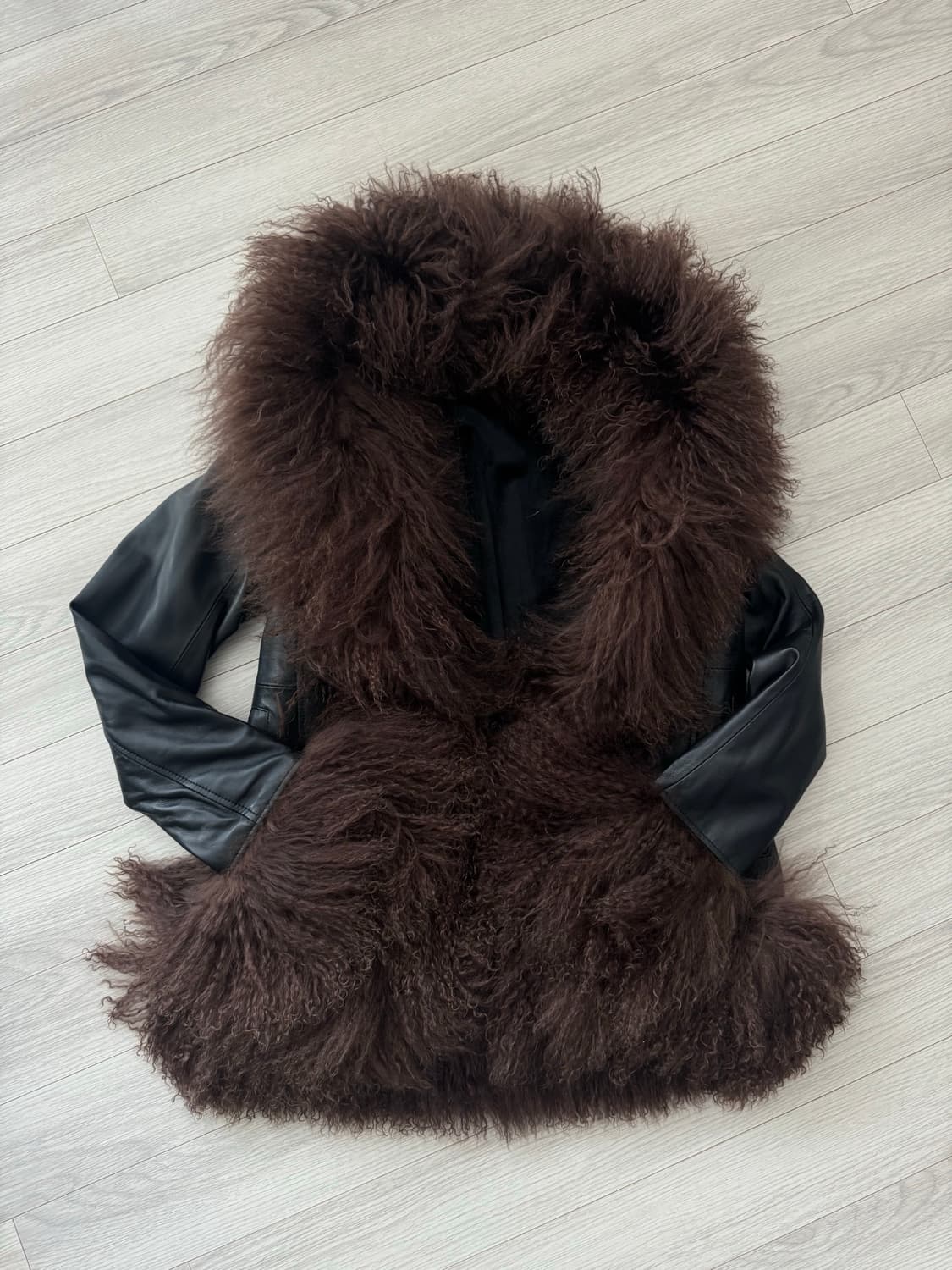 삭스파츠 블랙 가죽 시어링 코트 상품이미지2