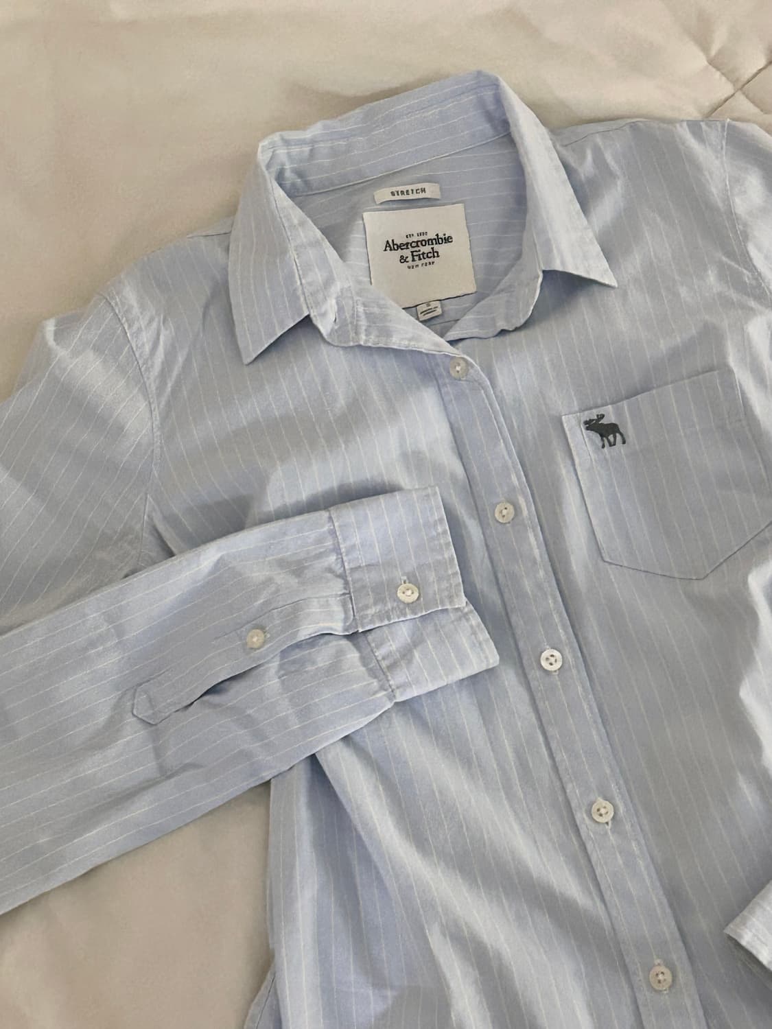 아베크롬비 슬림핏 스트라이프 핀터깔 셔츠 베이비 블루 상품이미지1