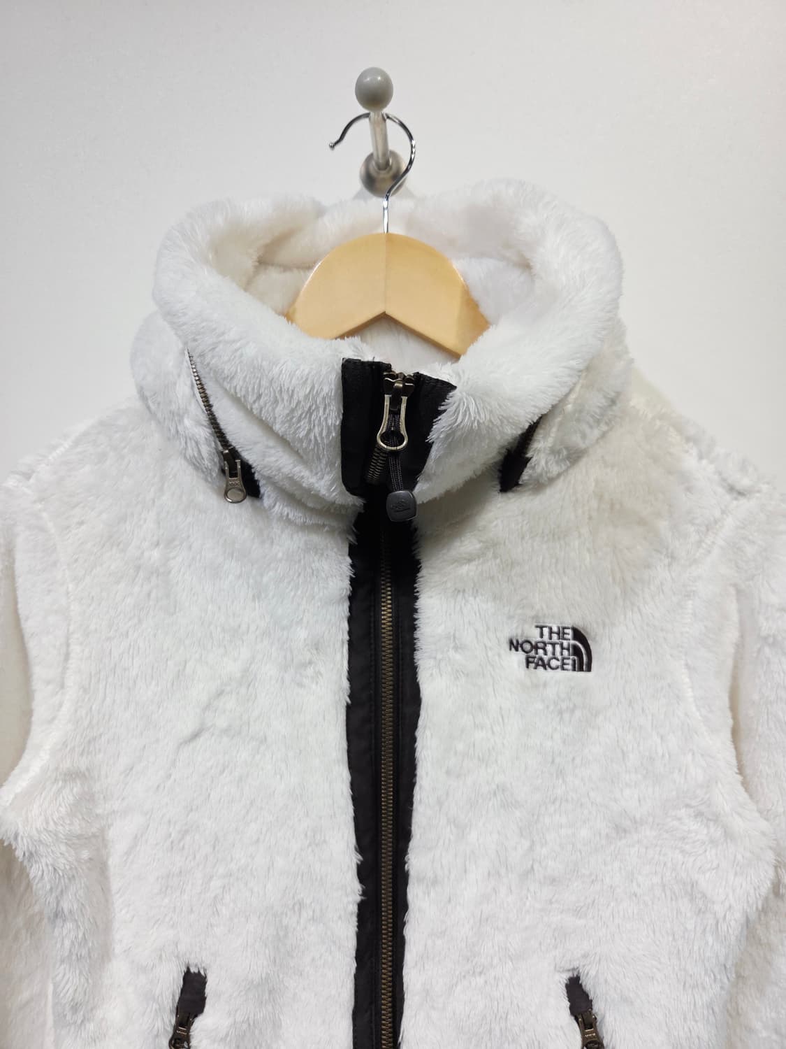 노스페이스 화이트 후드 플리스 자켓 상품이미지3