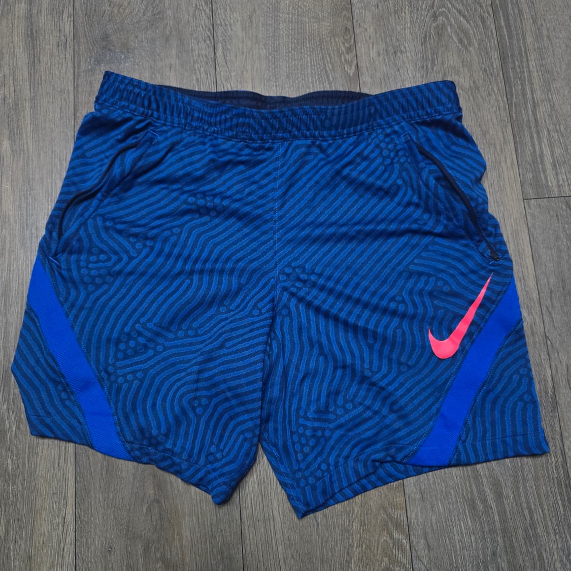 나이키 스트라이크 드라이핏  쇼츠 상품이미지1