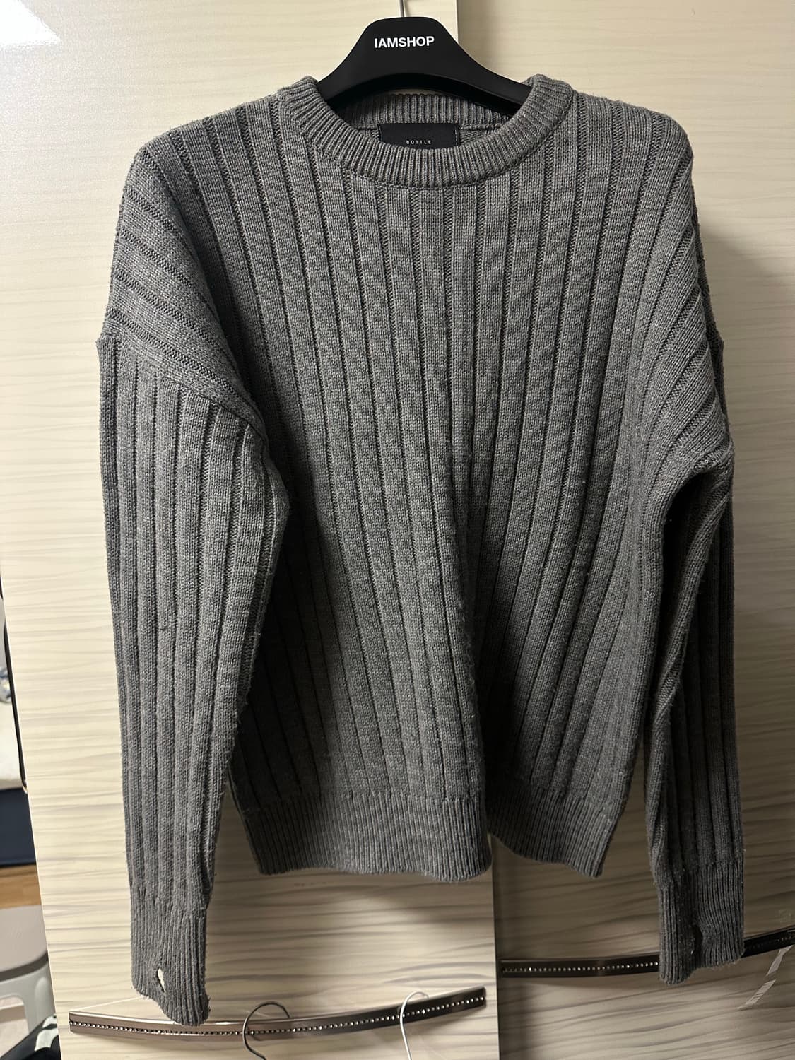 그레이 핑거홀 니트 상품이미지1