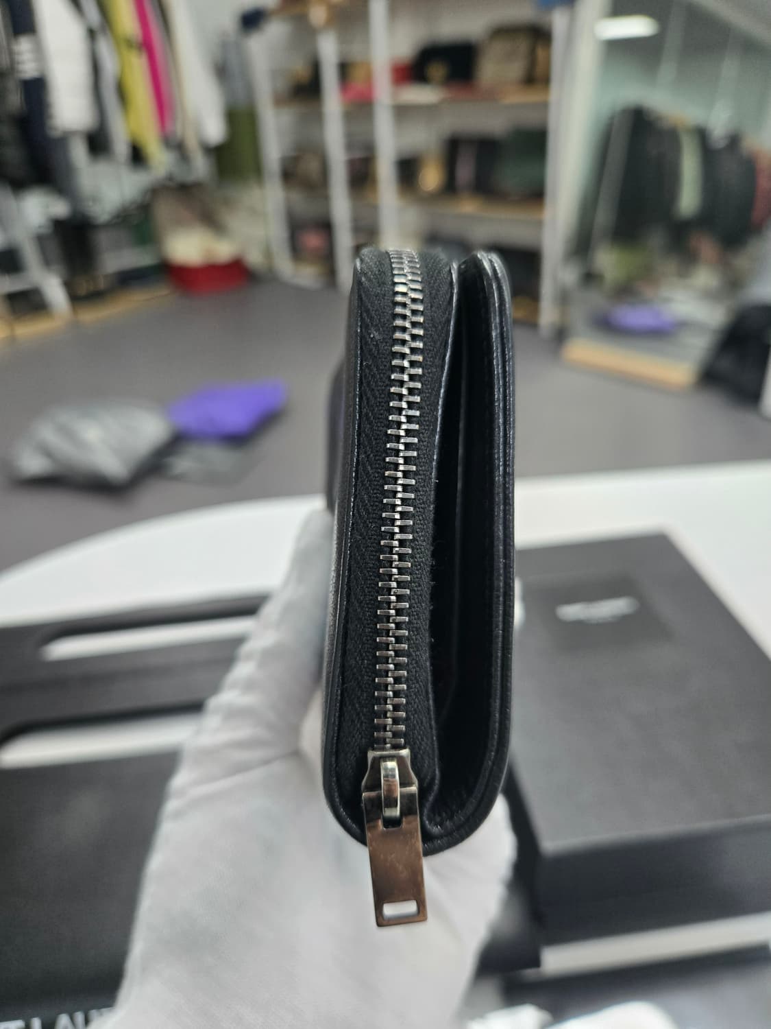 [50%세일] 입생로랑 지퍼 반지갑 상품이미지3