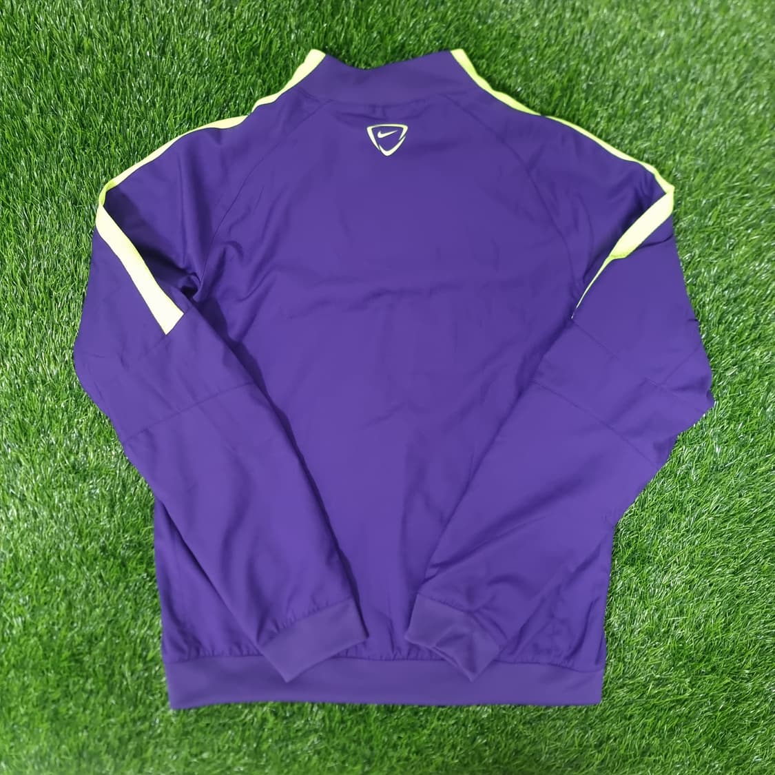 14-15시즌 맨체스터 시티 올드 엠블럼 나이키 바람막이 상품이미지2