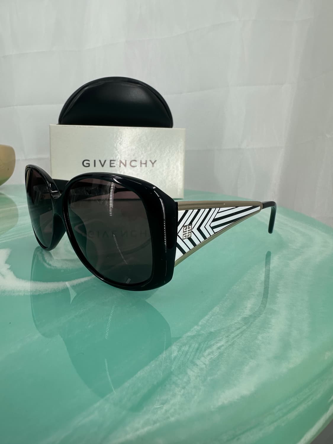 [새상품 무료배송] 하자 있음 - 지방시 선글라스 상품이미지1