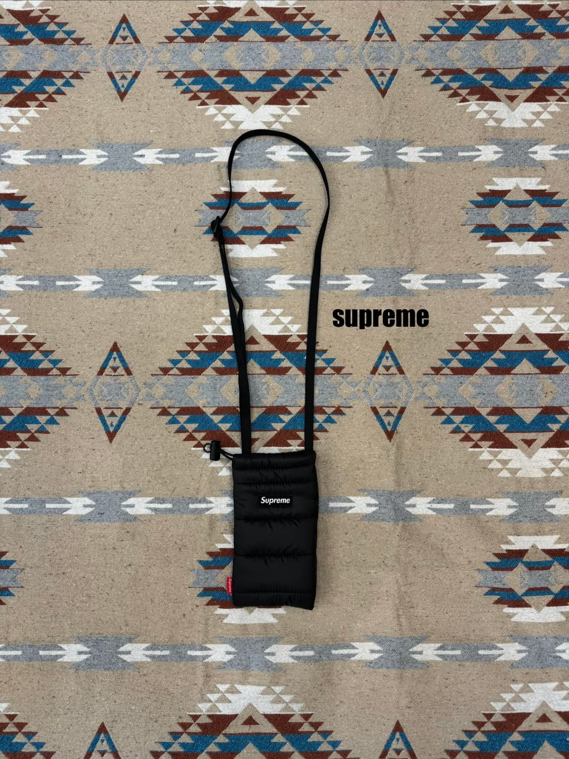 [OS] 슈프림 퍼퍼 넥 파우치 블랙 - 22FW 상품이미지1