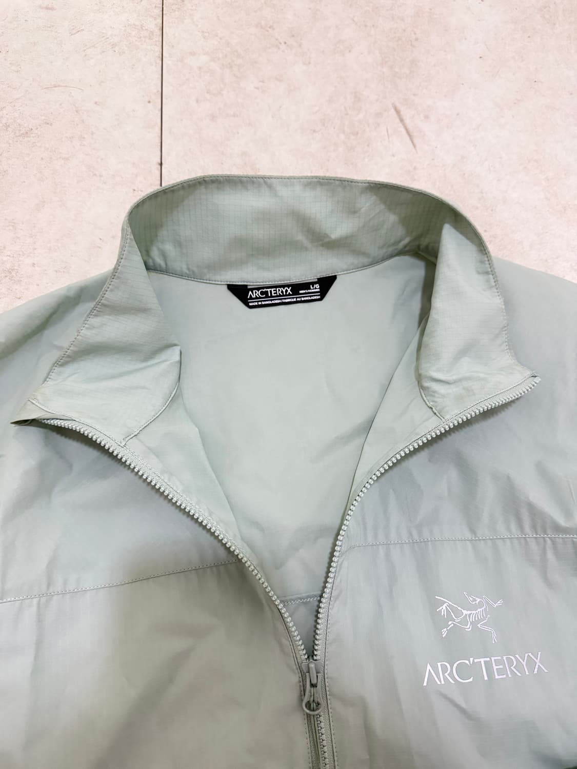 아크테릭스 스쿼미시 자켓 L 사이즈  상태 9.0/10  만약 크림에서  상품이미지4