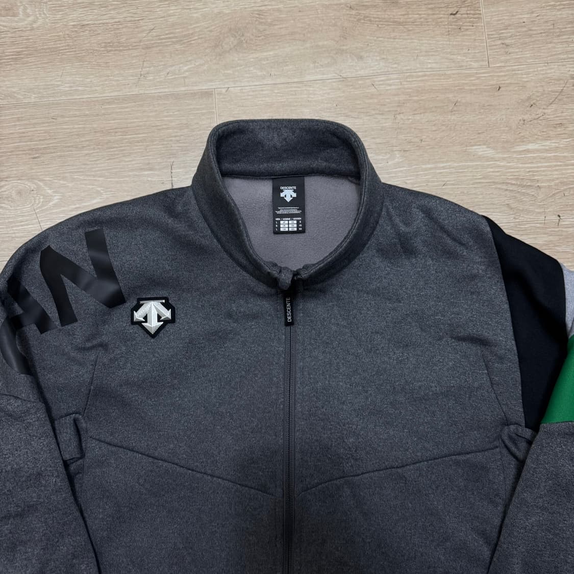 데상트 트랙탑 져지 상품이미지2