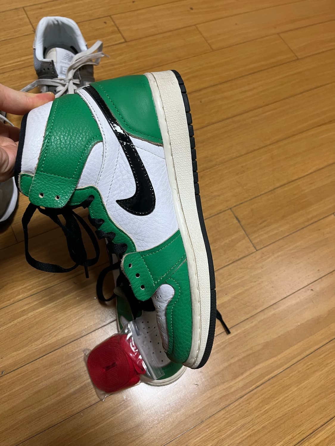 조던1 하이 럭키그린 우먼즈 245 상품이미지5