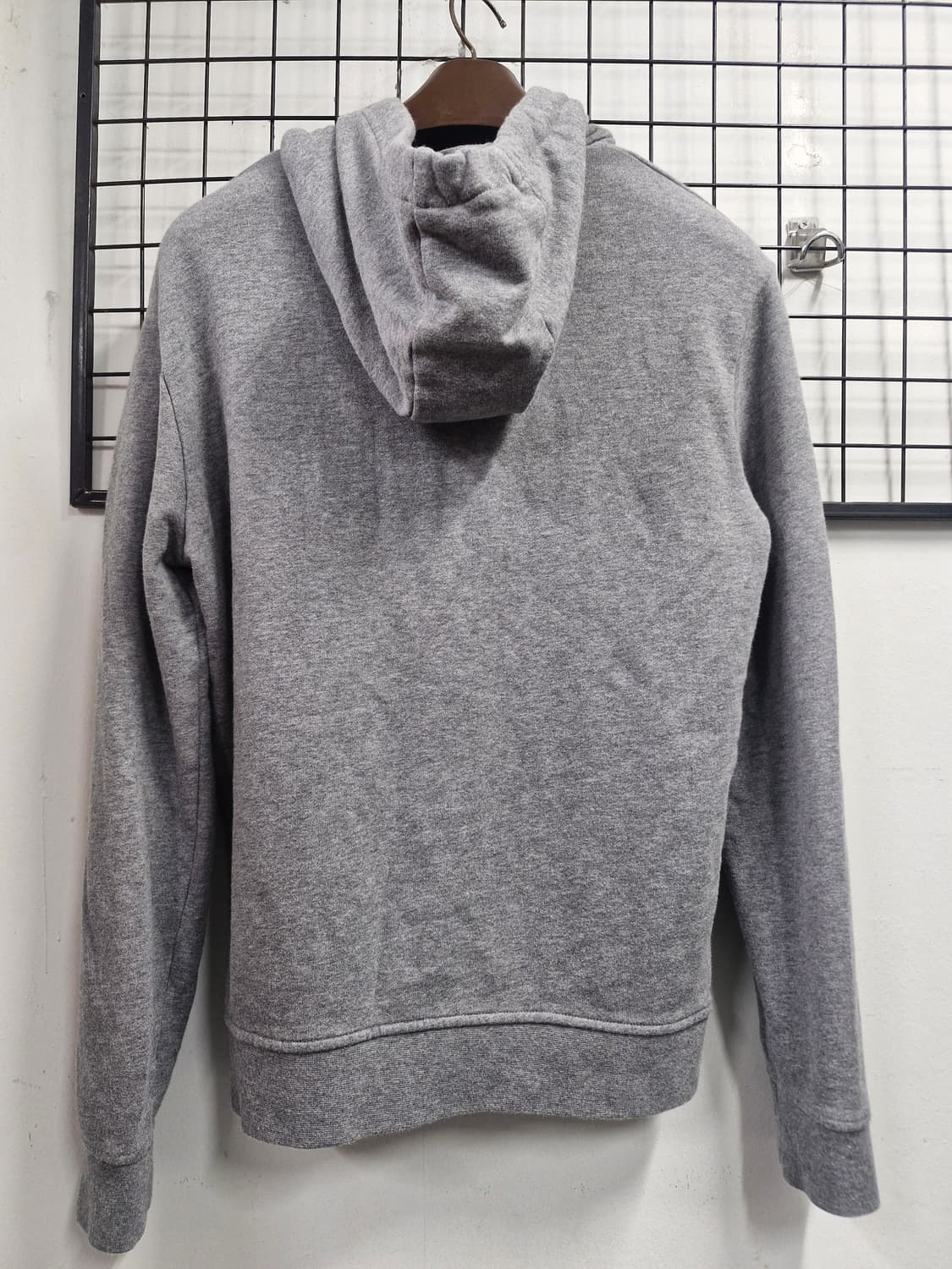 95M 알마니익스체인지 회색 후드티. 상품이미지6