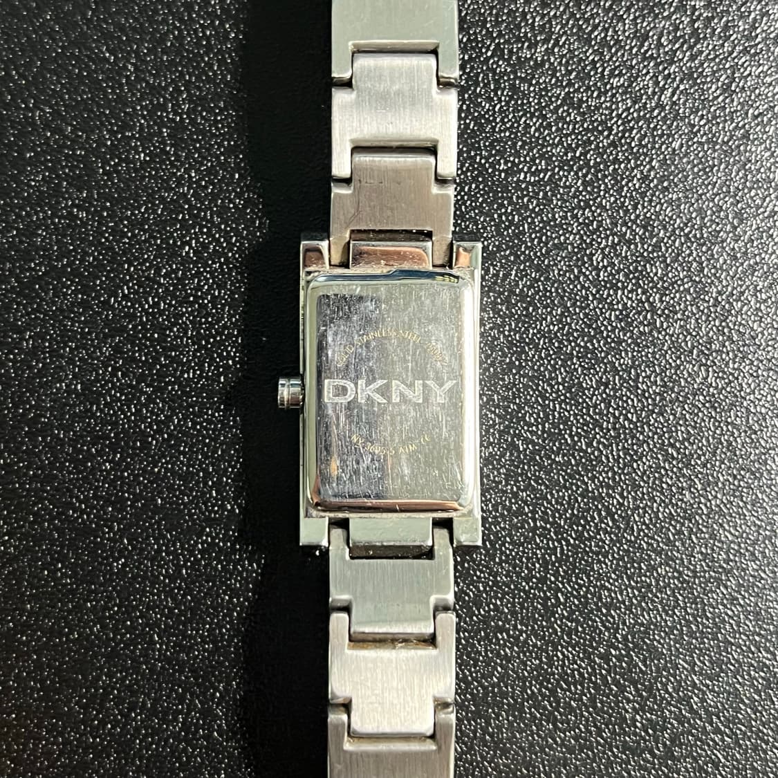 DKNY 사각 메탈 여성 빈티지 시계 상품이미지4