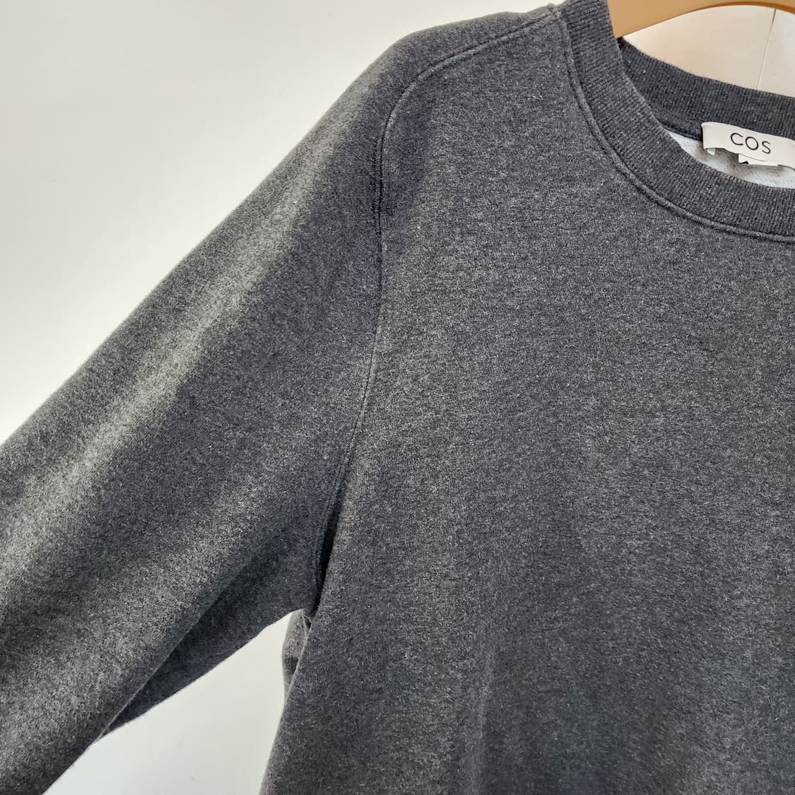 COS 코스 그레이 맨투맨 티셔츠 상품이미지3