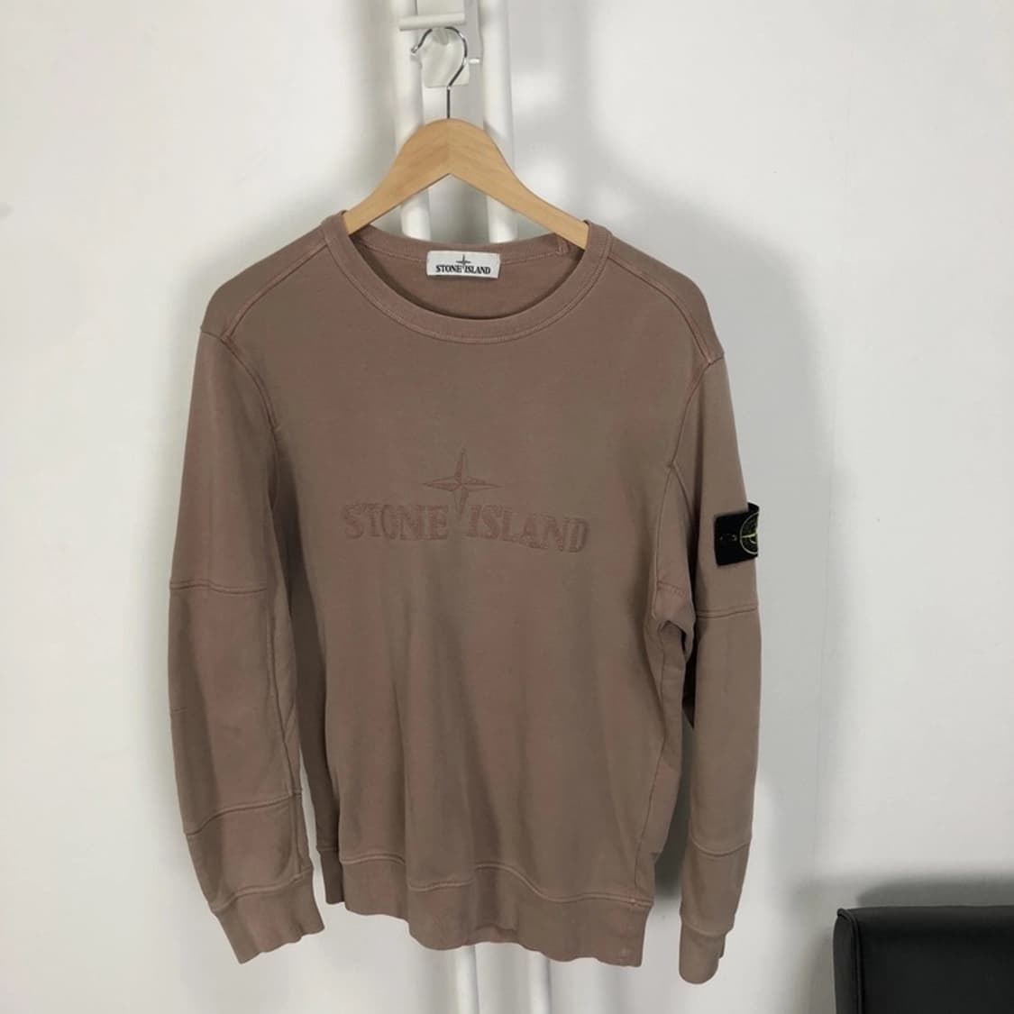 스톤아일랜드 정품 와펜 맨투맨 벽돌색 상품이미지3