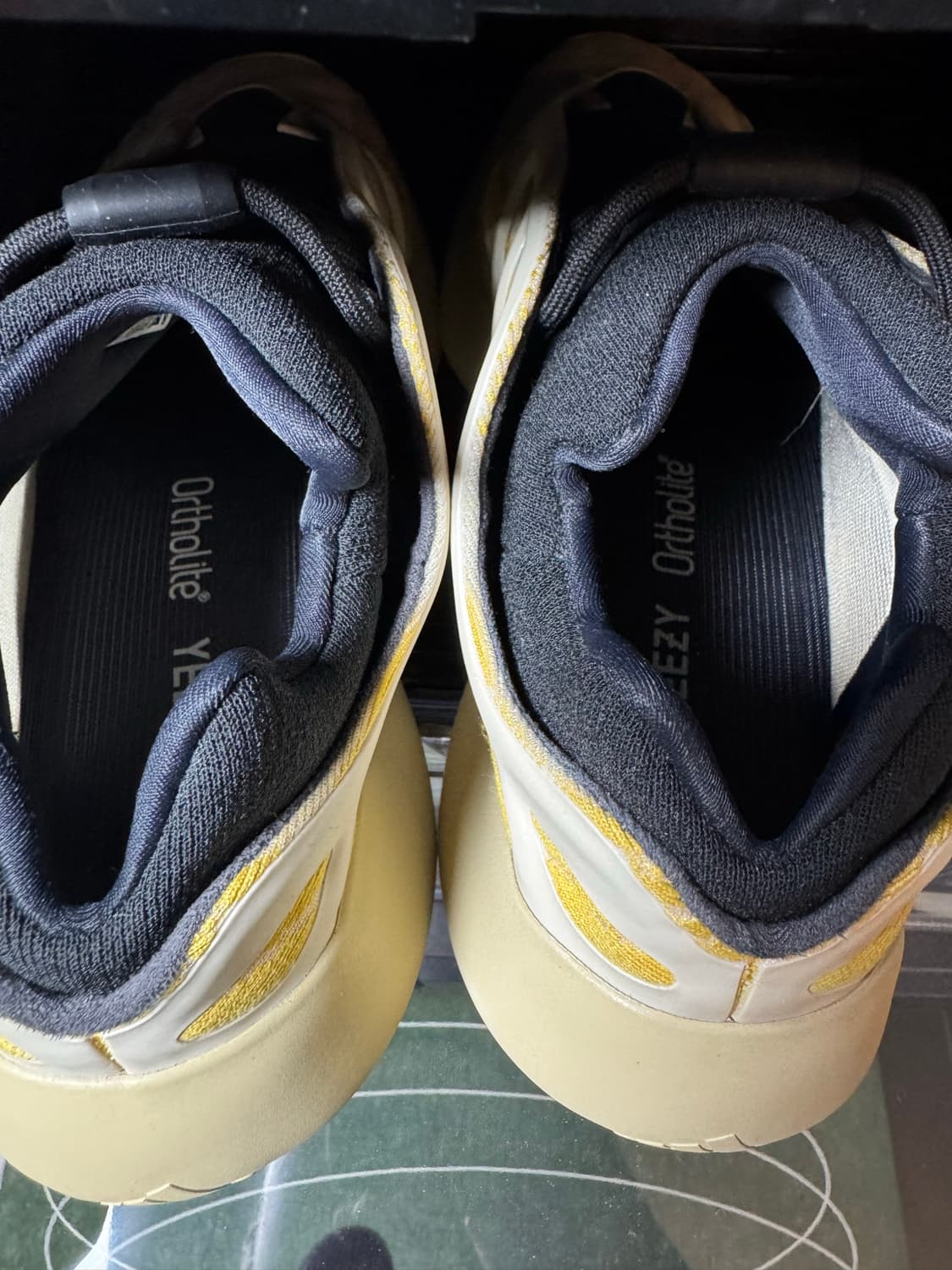 [290] 이지 Yeezy 700 V3 모노 사플라워 상품이미지4