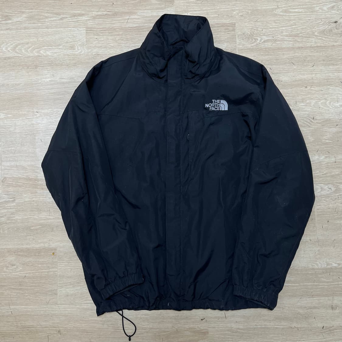 노스페이스 스탠드넥 로고 자수 바람막이 자켓 [블랙] M/95 상품이미지1