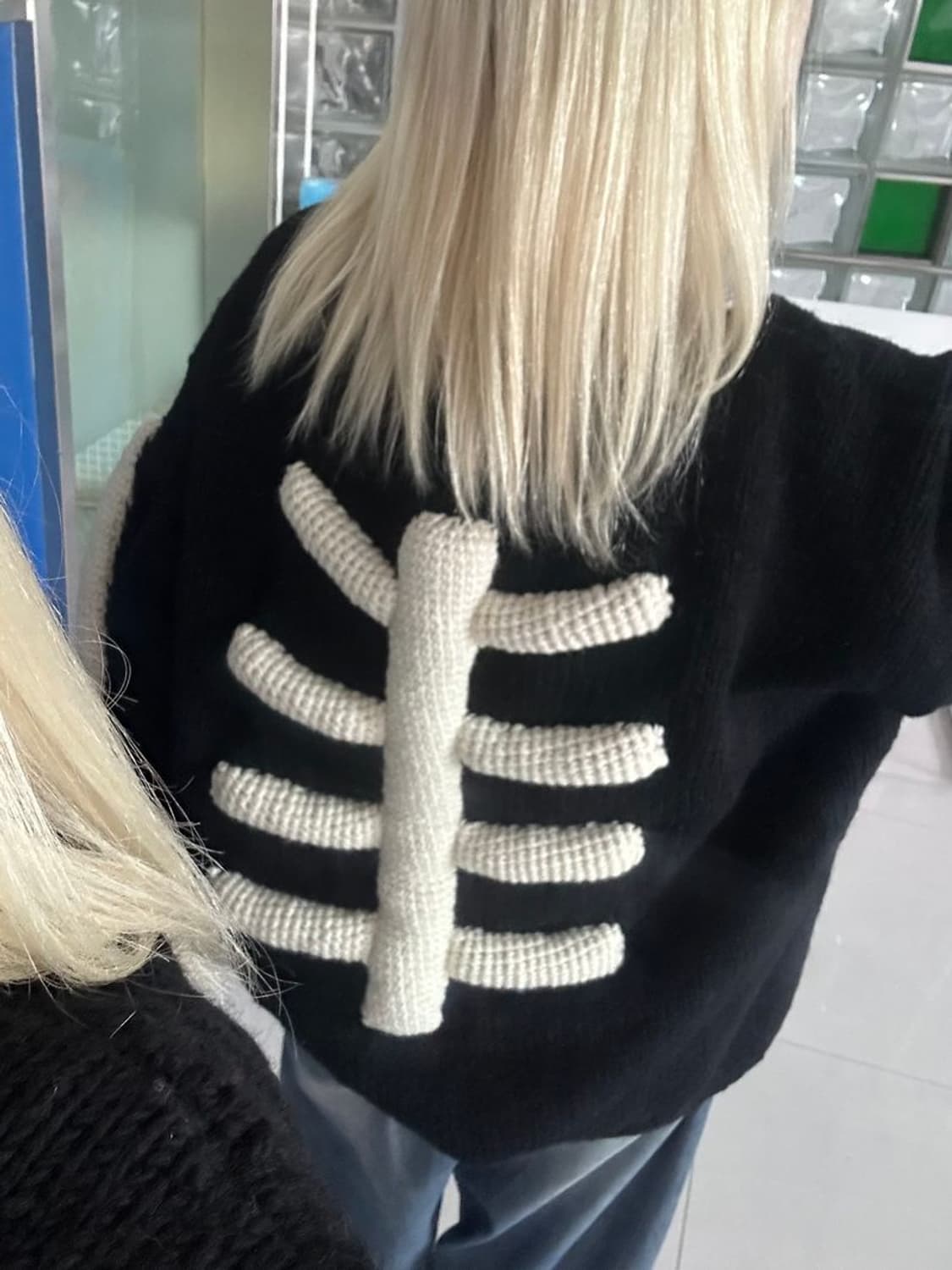 CREW NECK KNIT 3D BONE 크루넥 니트 3D 본 상품이미지3