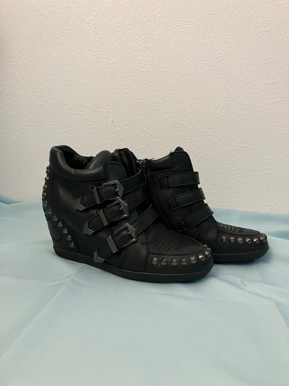 Ash 아쉬 스터드 버클 스니커즈 웨지힐 운동화 키높이 스니커즈 y2k 상품이미지1