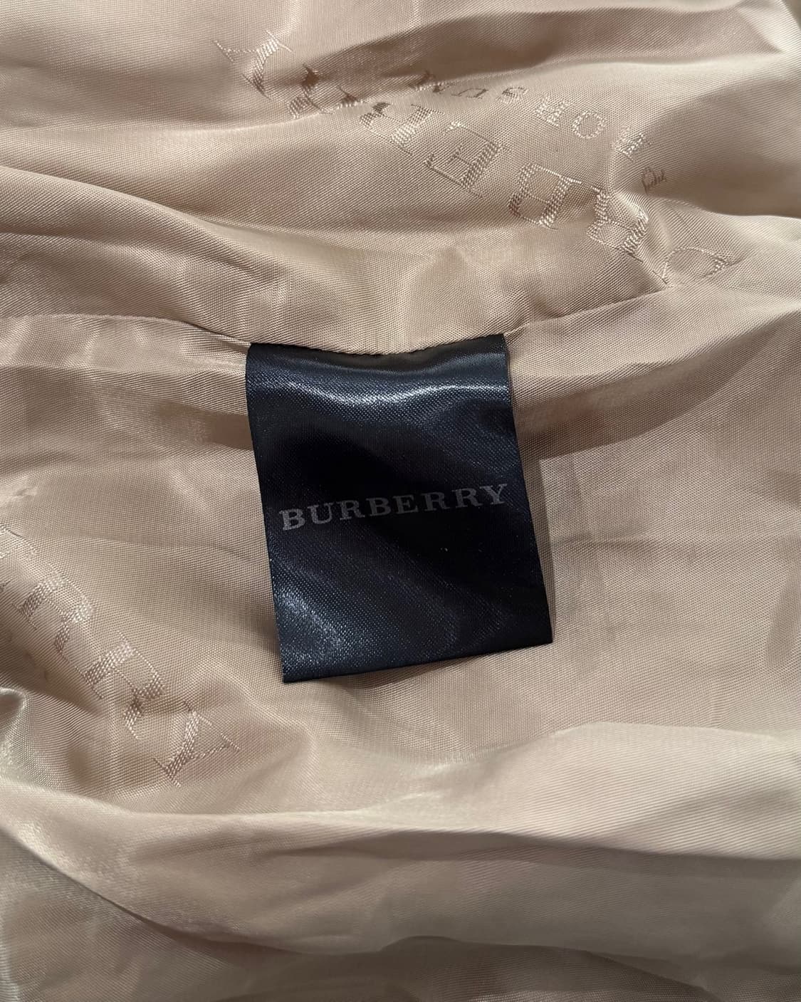 버버리 베이지 싱글 빅 버튼 코트 상품이미지8