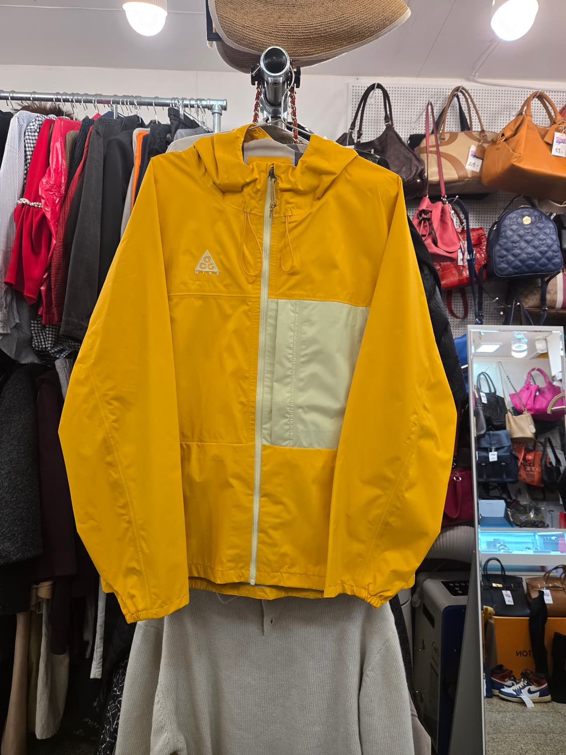 나이키 ACG(All Conditions Gear) 후드 윈드브레이커 상품이미지1