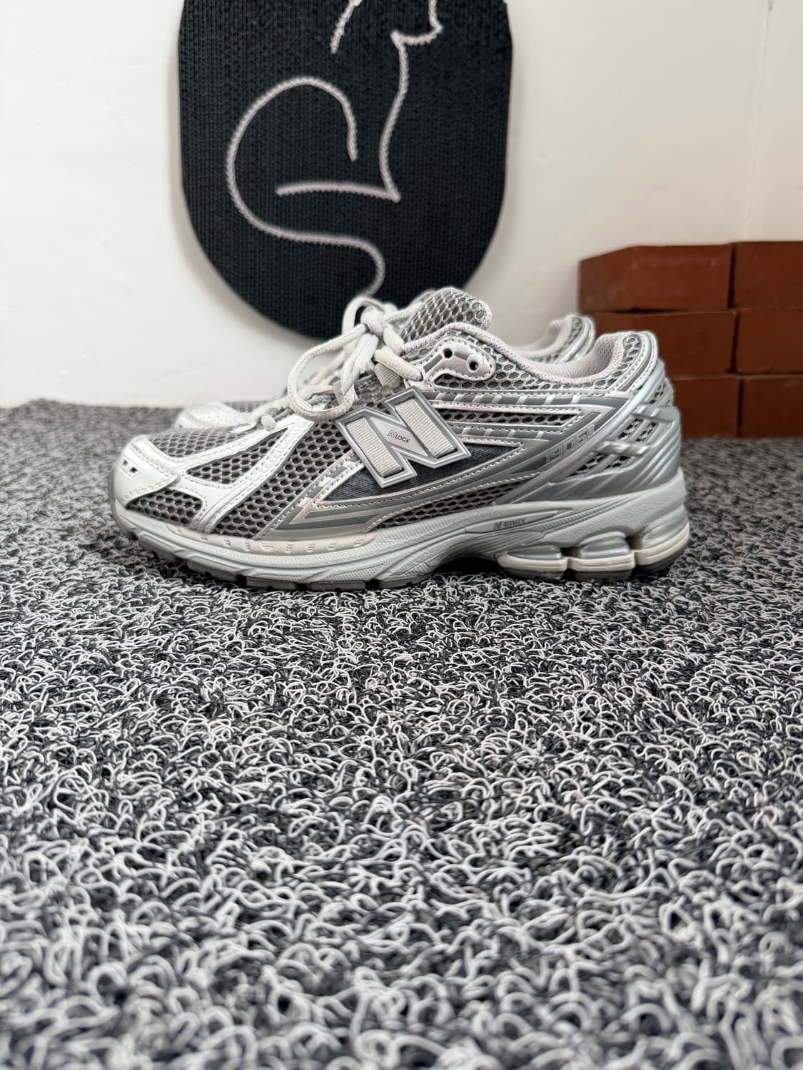 [New Balance] 1906R 메탈릭 실버 (M1906REH) 상품이미지2