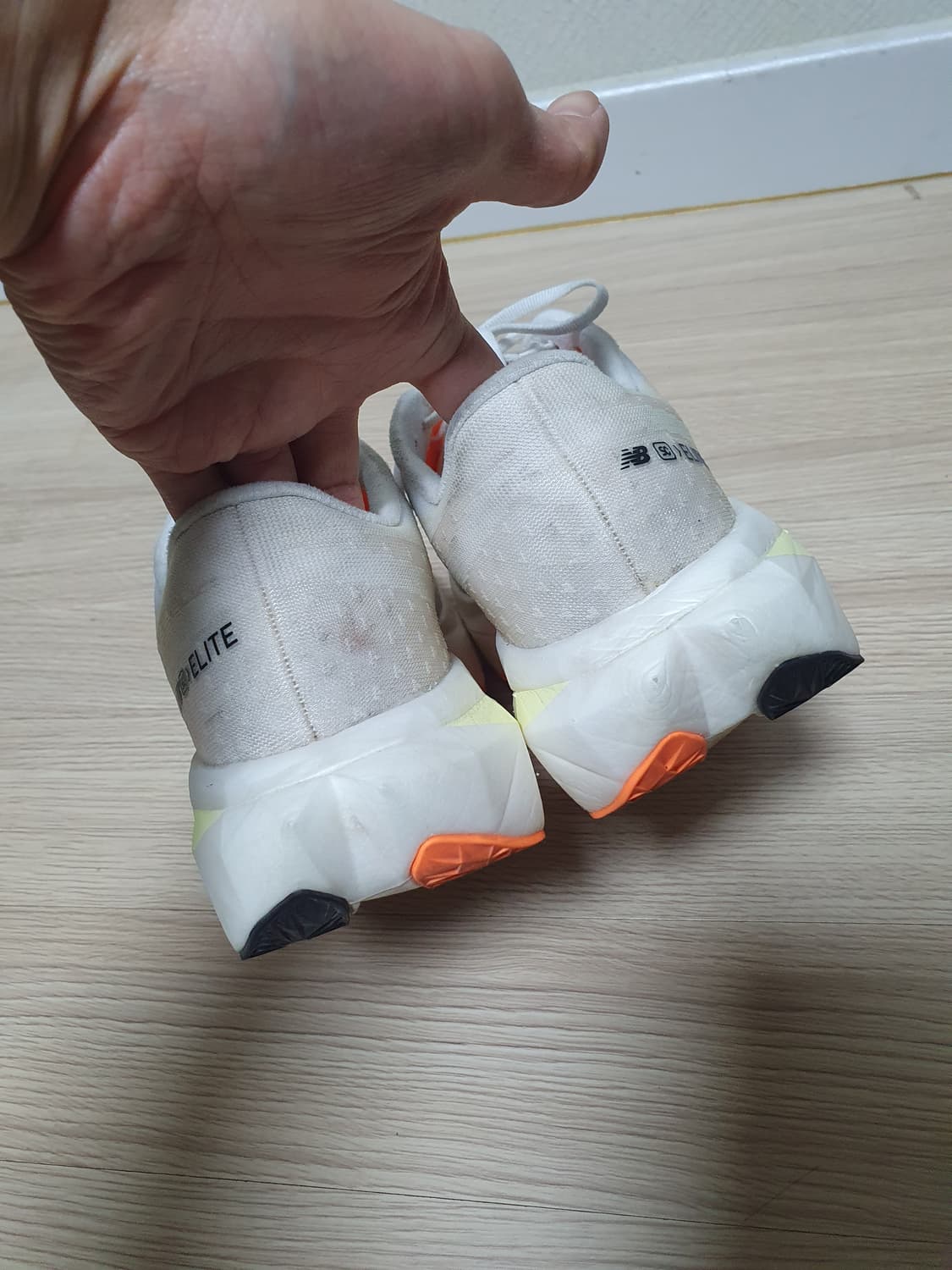 뉴발란스 퓨어셀 엘리트 레벨v4 러닝화 270 상품이미지6