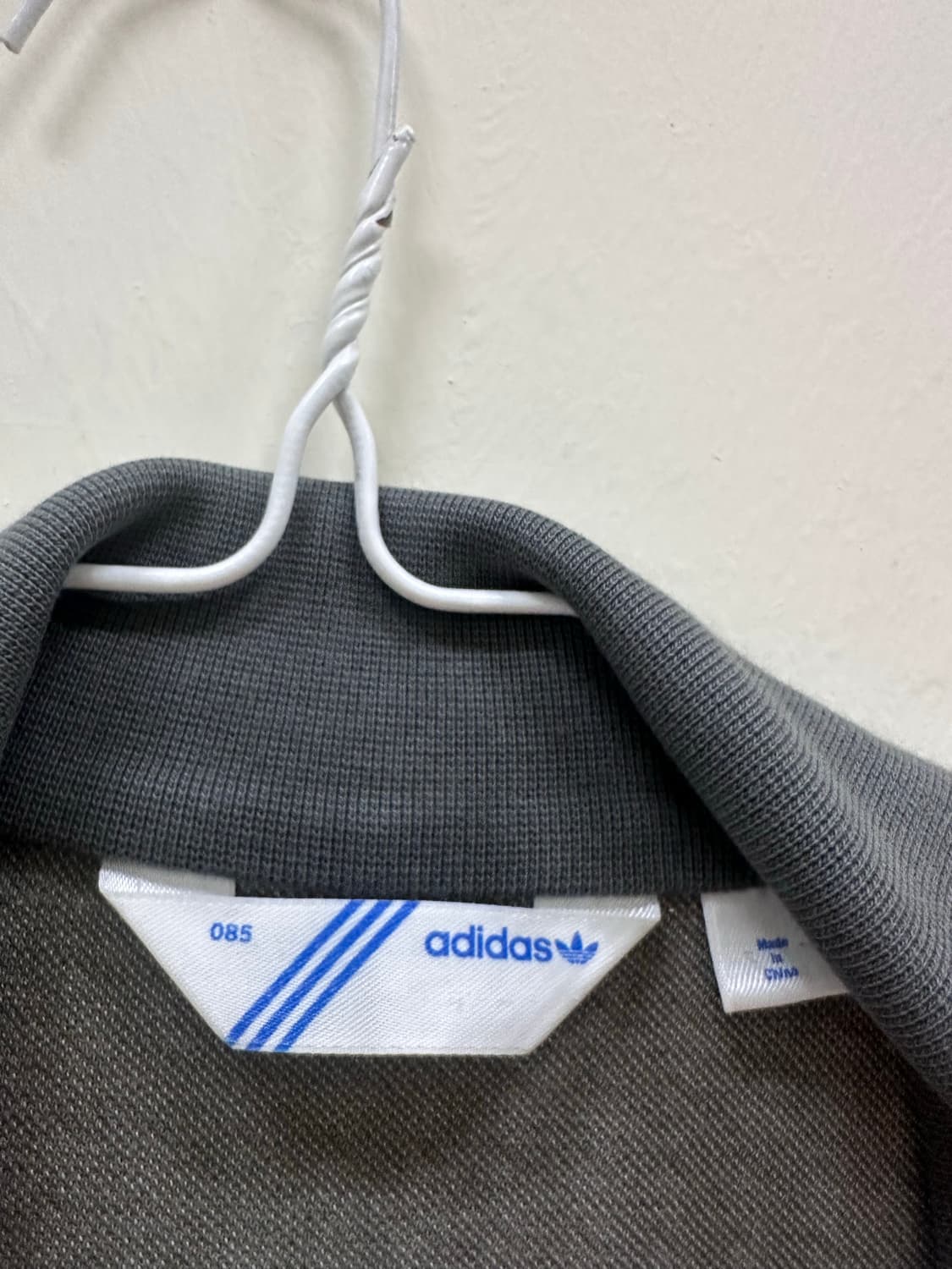 극희귀매물 아디다스 슬림핏 카키 집업 상품이미지6