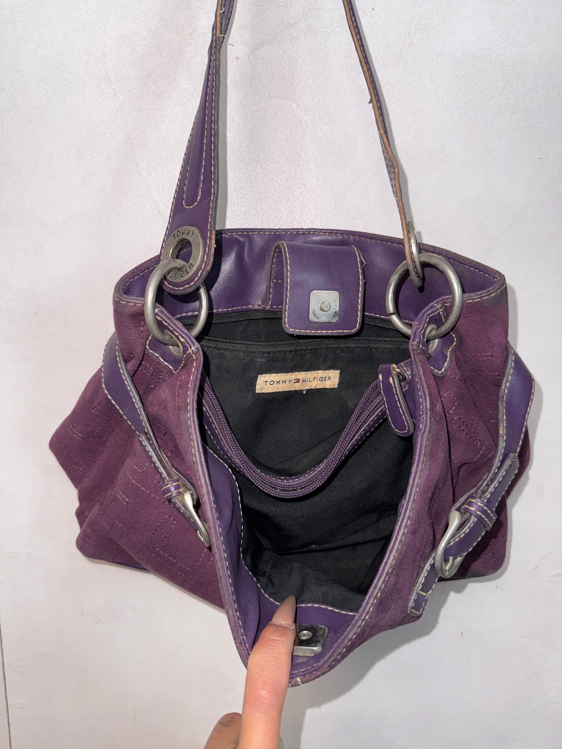 Tommy Hilfiger violet stitch buckle 숄더백 상품이미지6