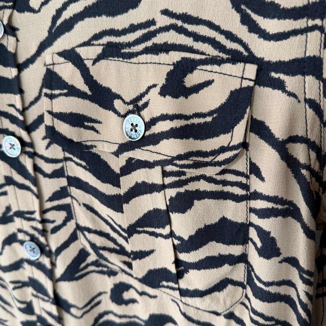 [XS] 쟈딕앤볼테르 테로스 타이거 프린트 셔츠 상품이미지3