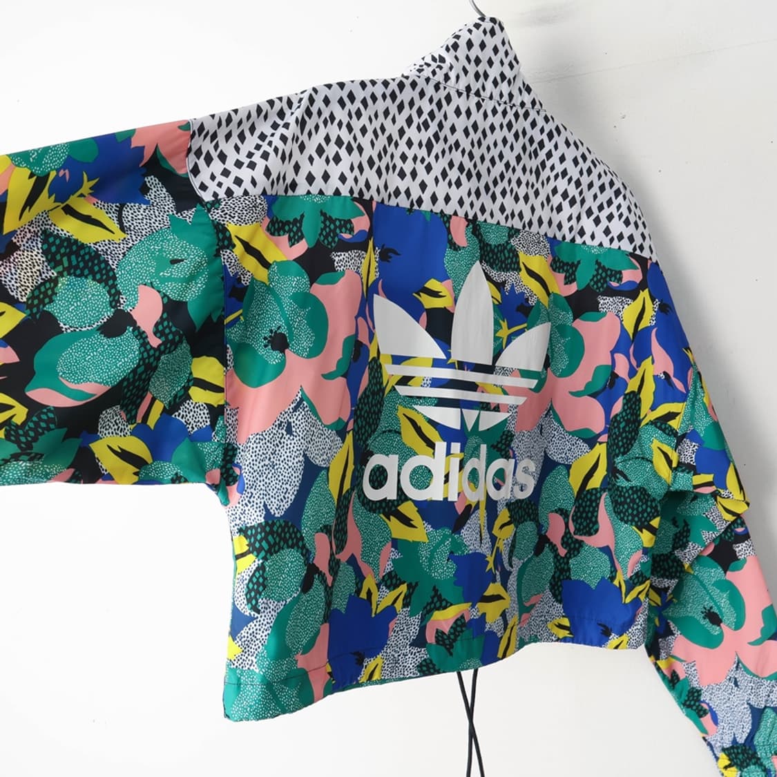 44/아디다스 HER스튜디오런던 크롭 윈드브레이커 상품이미지3