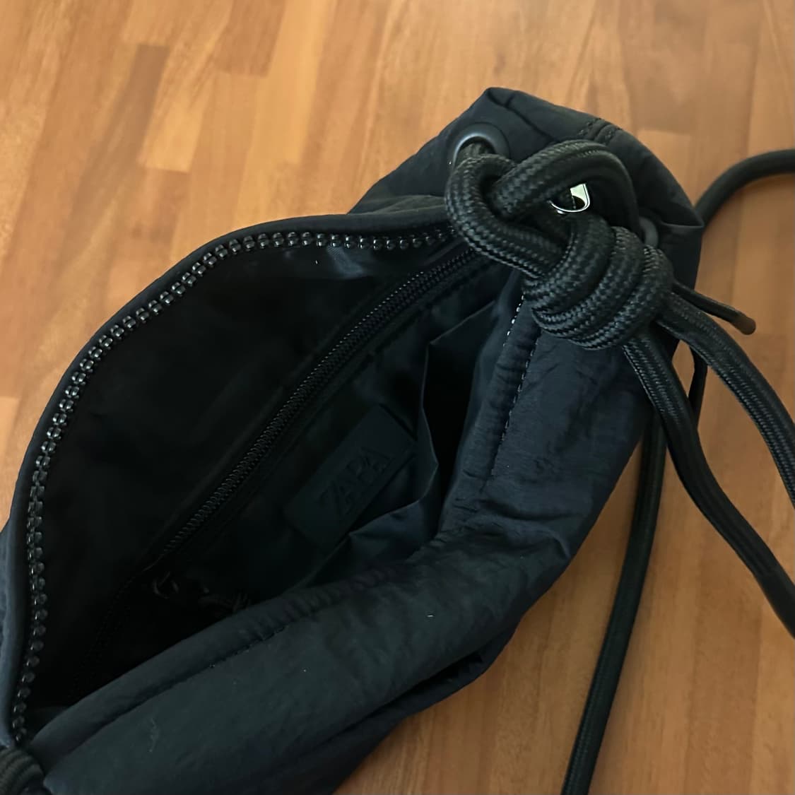 자라 ZARA 퀼팅 크로스백 블랙 상품이미지2