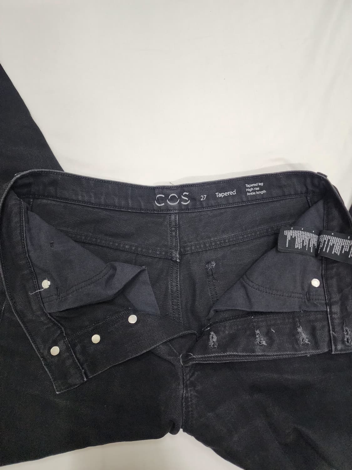 코스 테이퍼드 앵클 부츠컷 데님 팬츠  상품이미지5