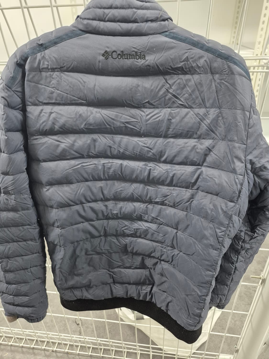 콜롬비아 정품 구스경량패딩 105사이즈 팝니다 상품이미지2