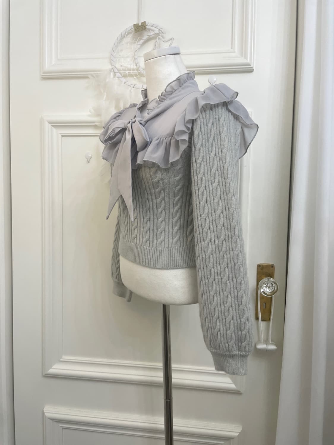 EVELYN sheer gray twist knit ruffle blou 상품이미지2