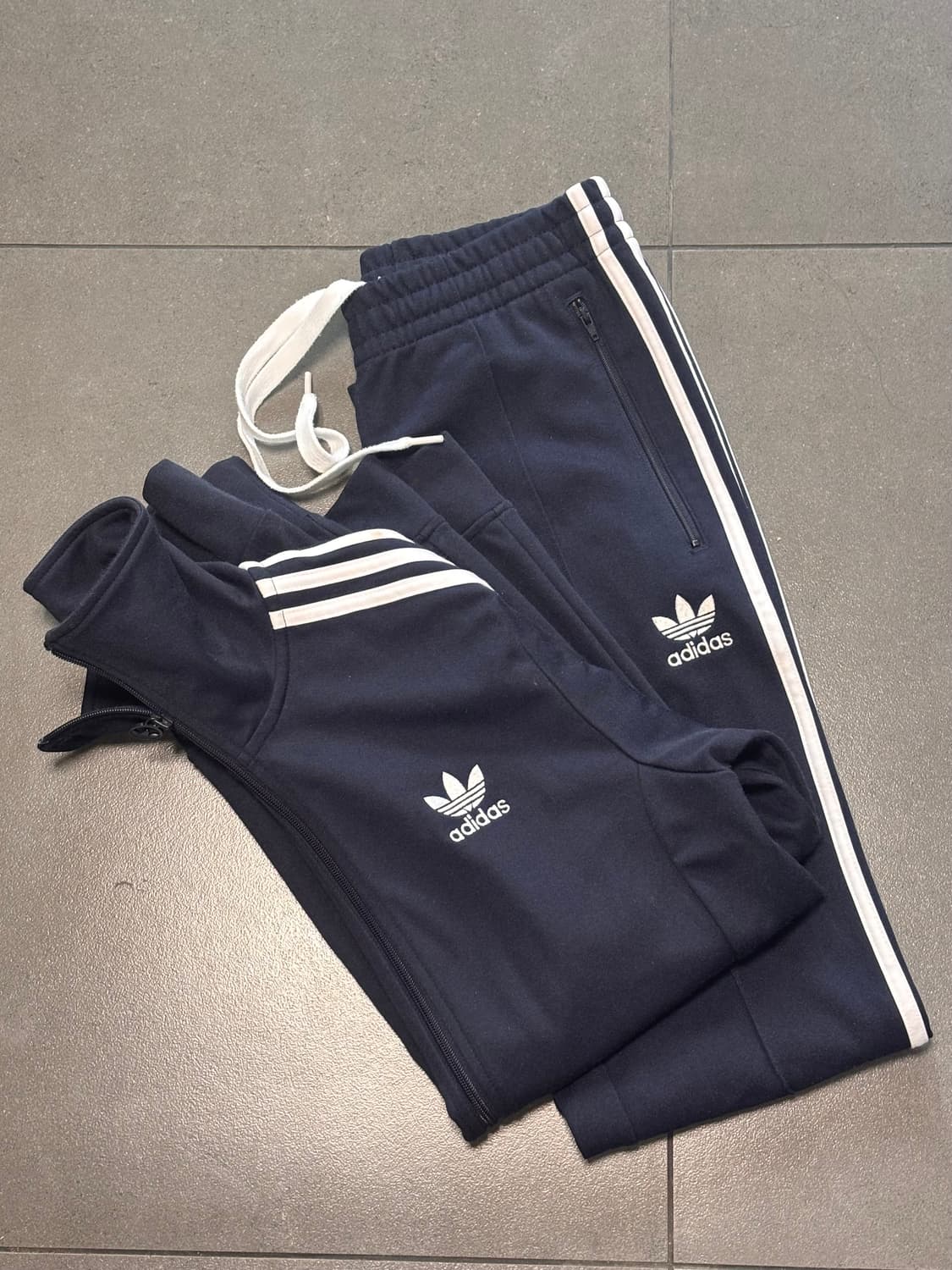 네이비 아디다스 져지 셋업 판매해요 상품이미지1