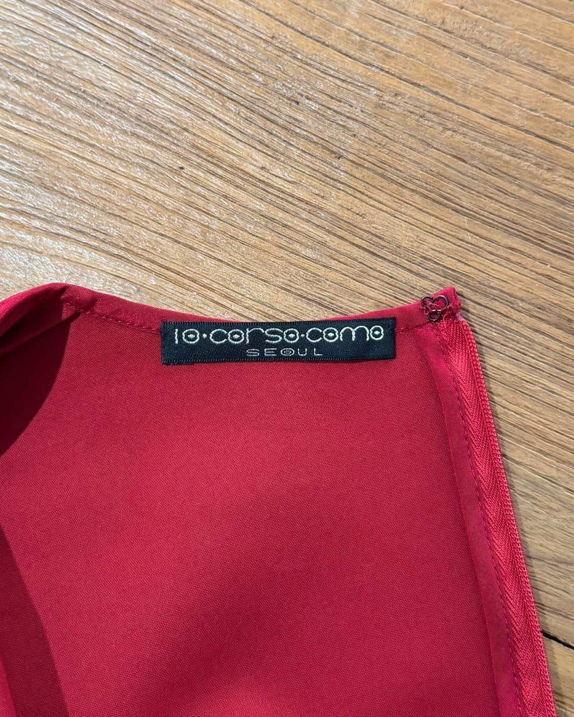 로지 아설린 레드 퍼프 벌룬 슬리브 탑 상품이미지7