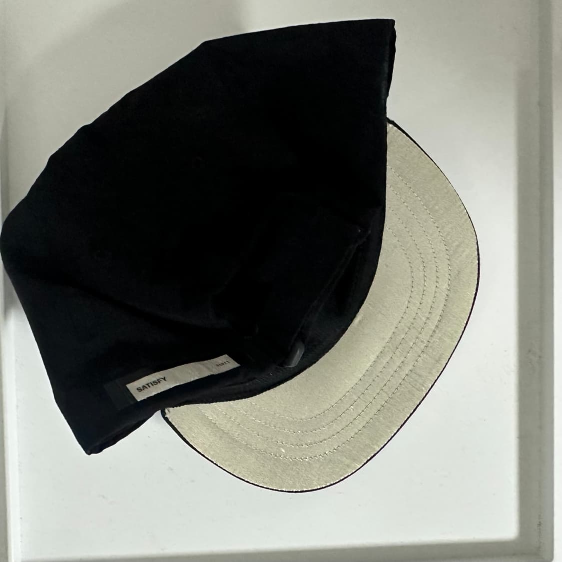 SATISFY 새티스파이 피스쉘 5패널 핀치 캡 블랙 상품이미지5