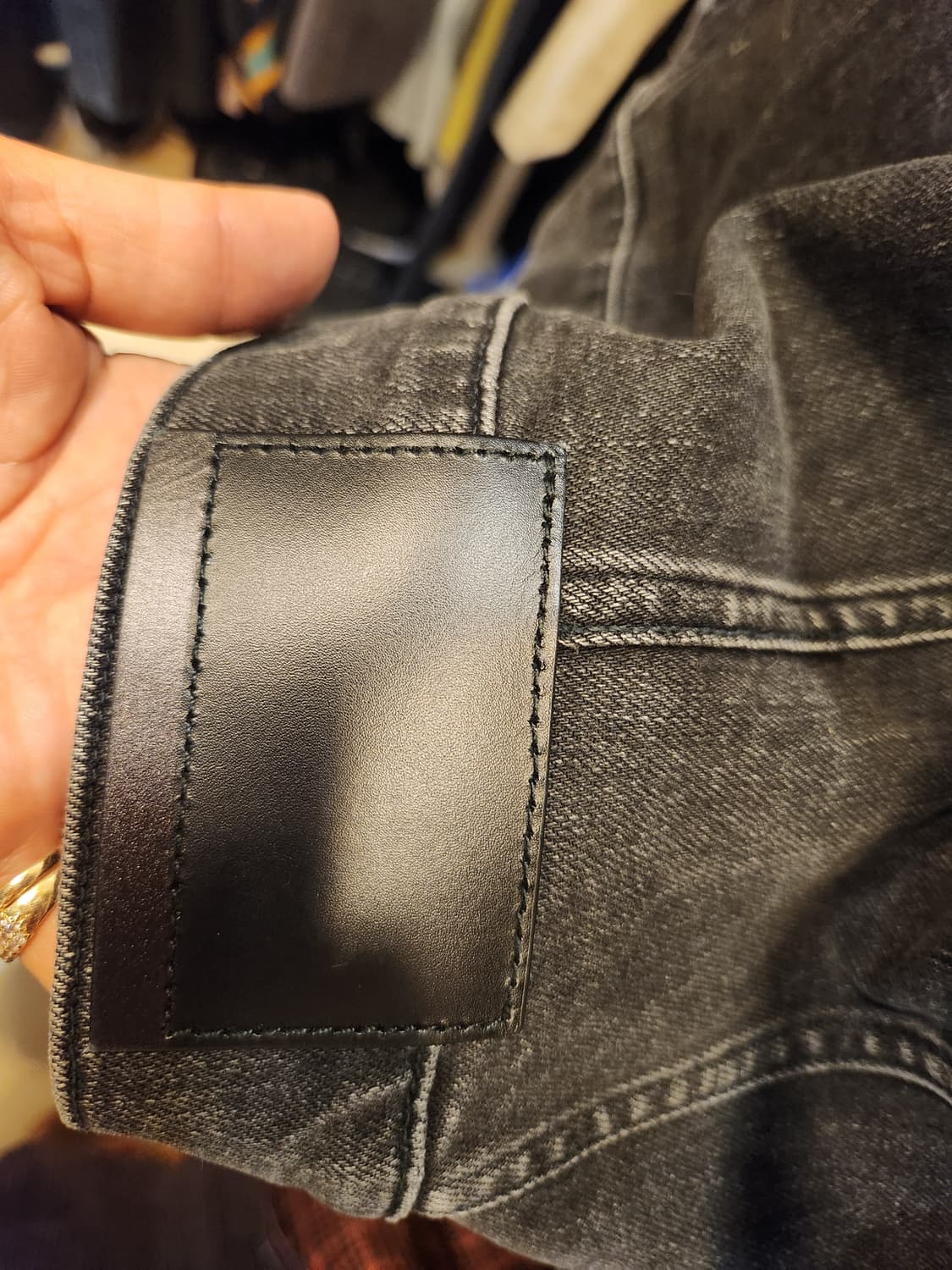 띠어리 흑청 데님 트러커 상품이미지6