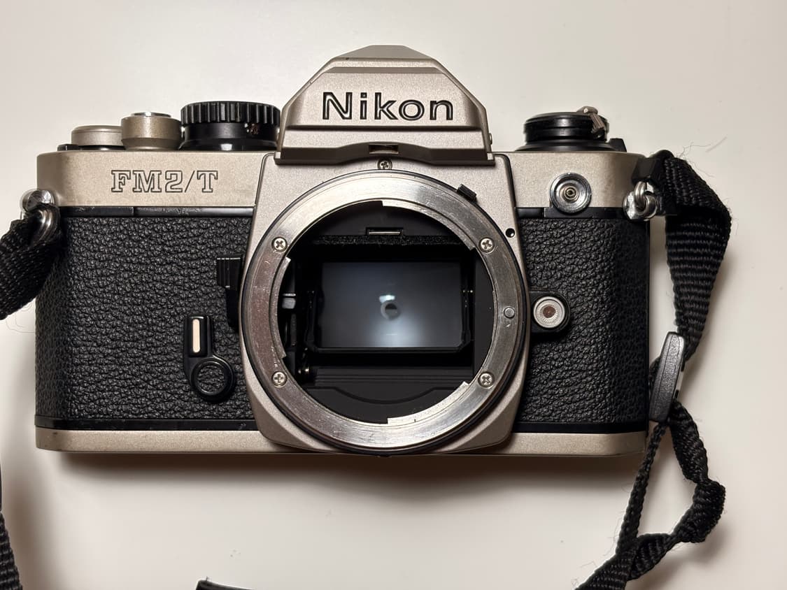 nikon fm2/t 니콘 FM2 티타늄 한정판 + 렌즈2종 판매합니다 상품이미지1