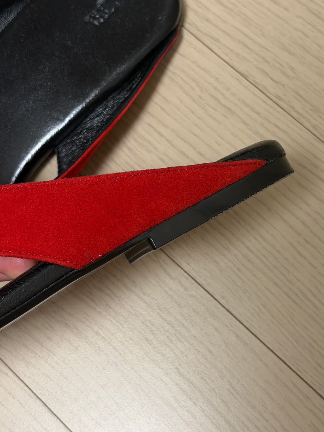 새상품) 자라 Zara 염소가죽 플립플랍 레드 블랙 상품이미지4