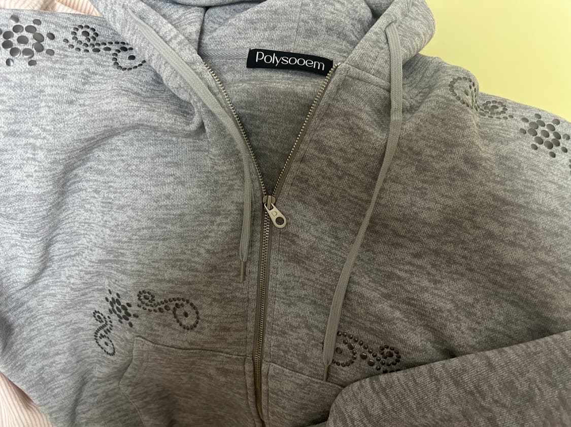 (새상품) 폴리수엠 니트재질스터드후드집업  상품이미지3