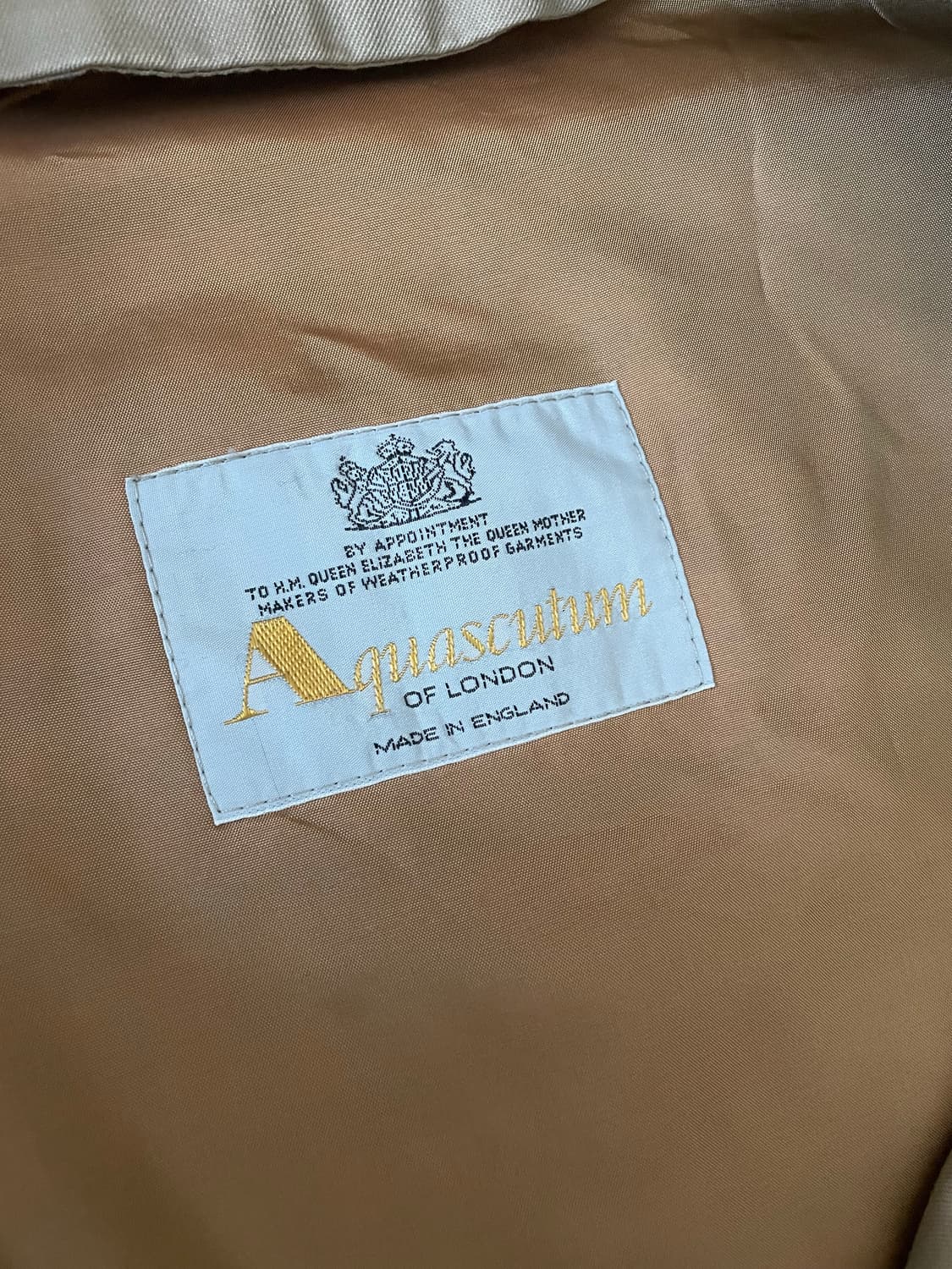 아쿠아스큐텀 트렌치코트 상품이미지3