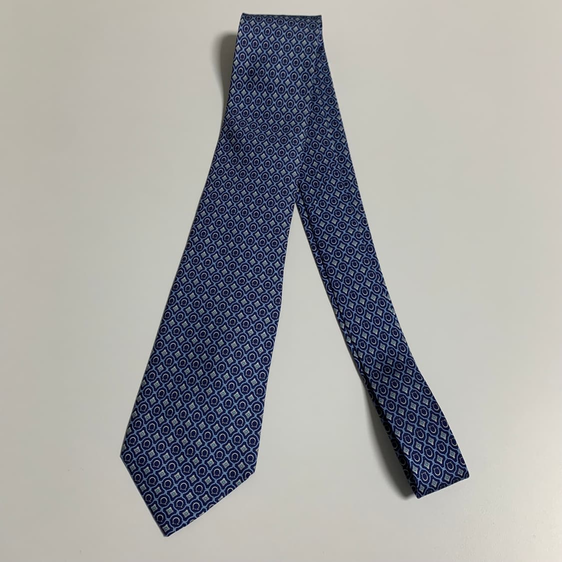 살바토레 페레가모 간치니 모노그램 명품넥타이 새상품급 8.2cm 상품이미지8